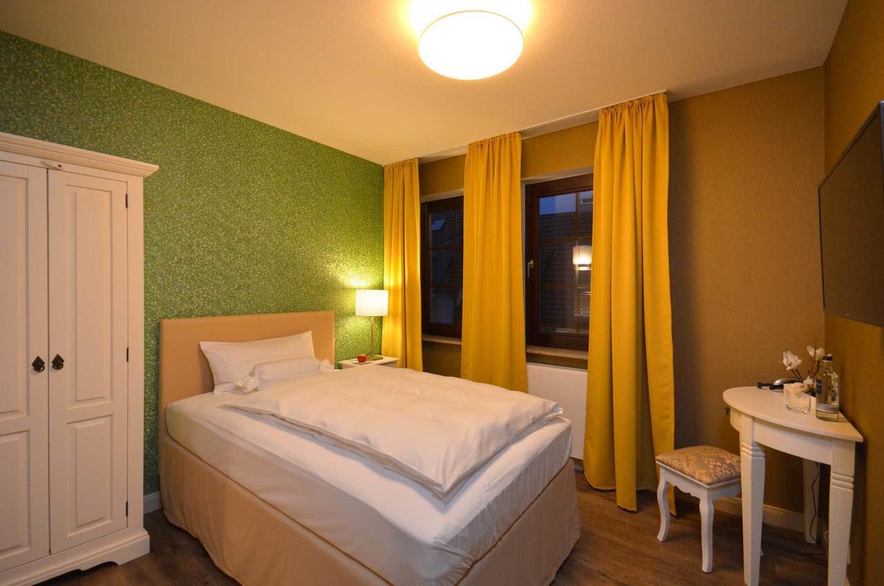Hotel Am Kirchplatz Sachsenheim Zewnętrze zdjęcie